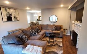 Quiet 3 Bedroom Apartment In Private Home