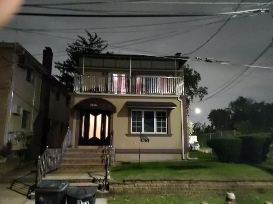Quiet 3 Bedroom Apartment In Private Home New York City Exterior photo